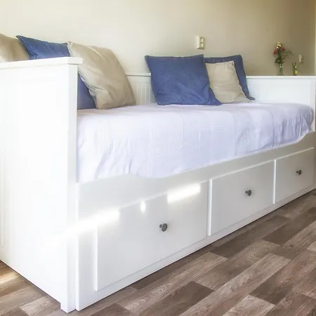 Aan Zee Slapen Holiday home *